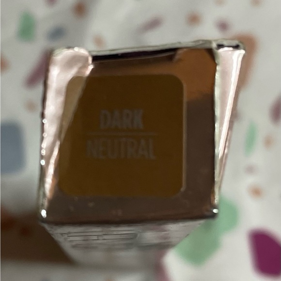 URBAN Decay Naked Skin Weightless Complete Coverage Concealer--DARK Neutral - Picture 3 of 4